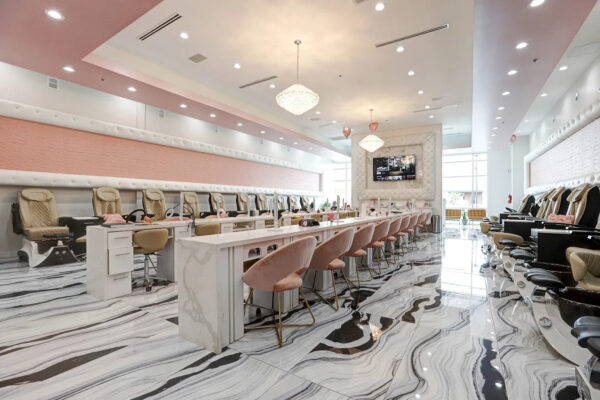 So sánh chi phí khi sang tiệm nail giá rẻ